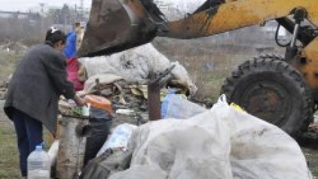 Багери сринаха ромско гето в бургаския "Славейков"
