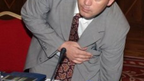 Кадиев иска разкачване на &quot;скачените съдове&quot; Орешарски – Мургина