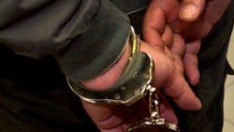 Полицаи се сбиха със скандалджии в Кърджали