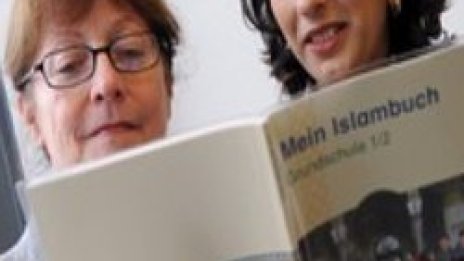 Плетенето и четенето намаляват опасността от деменция