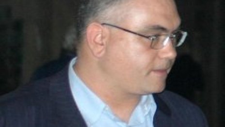 Надя Иванова замества Владимир Кузов