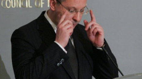 В кризата съм здраво стъпил на земята, перчи се Станишев