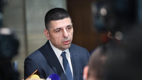 Ивайло Мирчев за срещата в Париж: Имаме сериозни изисквания