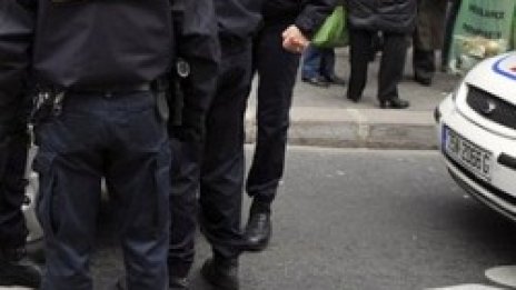 Мъж стреля по майки в детска градина в Лион, рани 8 души