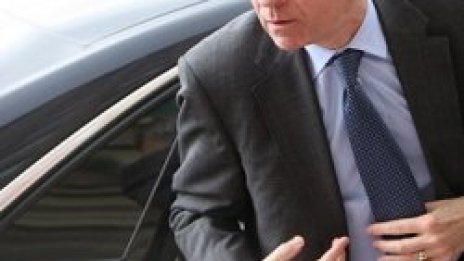 Обама привиква Схефер в Белия дом заради НАТО