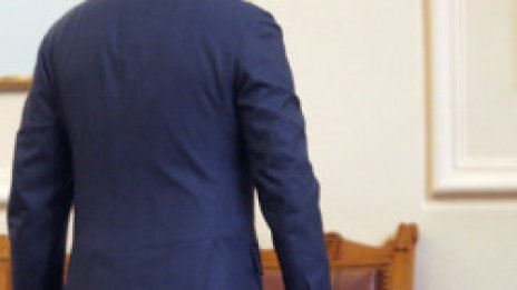 Станишев в капана на дебата, марш при РЗС и ДСБ, нареди кметът