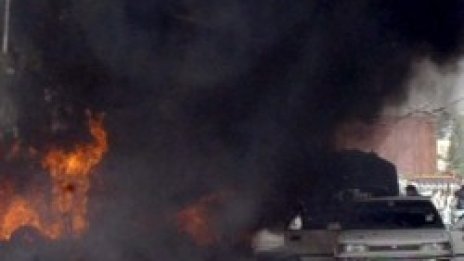 32-ма загинали при взривове на коли бомби в Багдад