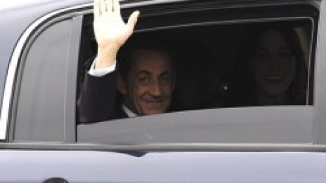 Саркози получи писмо, пълно с куршуми