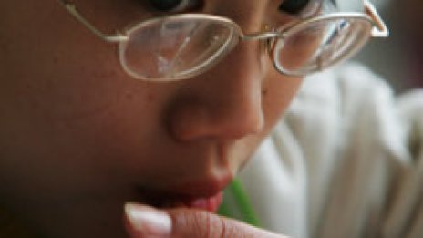 В Китай арестуваха родители заради подсказване