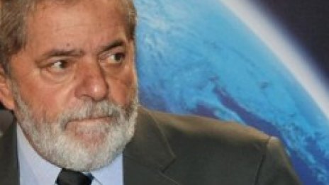 Белите със сини очи виновни за кризата