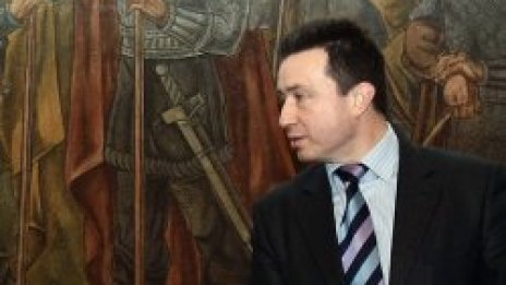 БСП губи лидерството си, провикнаха се от лявото крило