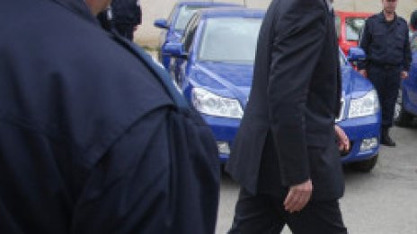 Миков не пуска полицаите да стават престъпници