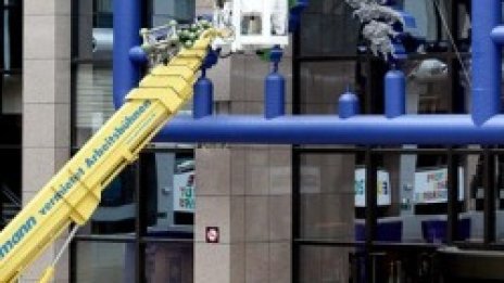 Черни бута "Ентропа"-та в Брюксел