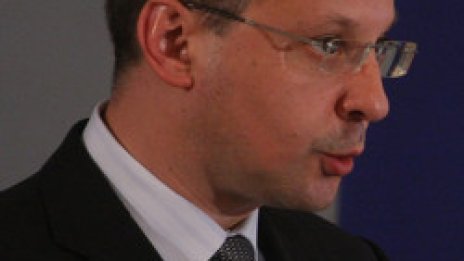 Станишев към Доган: Не ти решаваш съдбата на България