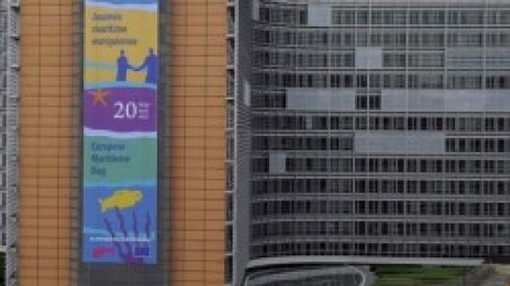 Пак евакуираха сградата на ЕК заради пожар