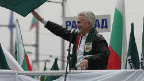 Сидеров иска имунитета на Доган
