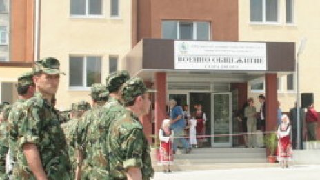Цонев купува апартаменти за 45 млн. лв. Отиват за военните