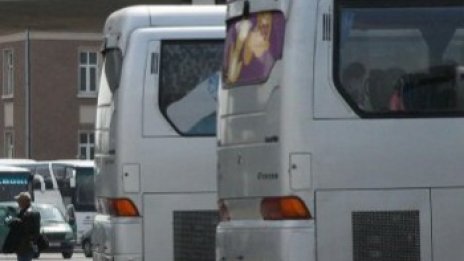 Общината спира междуградски линии заради стари рейсове