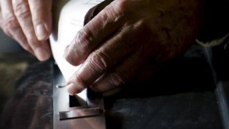 Изборите почнаха. 15 000 полицаи охраняват евровота
