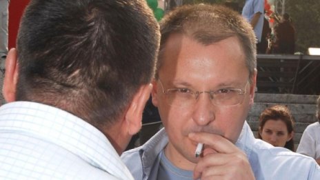 Ало? Ало, ало, чувате ли ме??? Станишев съм!