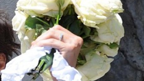 Неравна битка. 394  южнокорейци в спор за ръката на милионерка