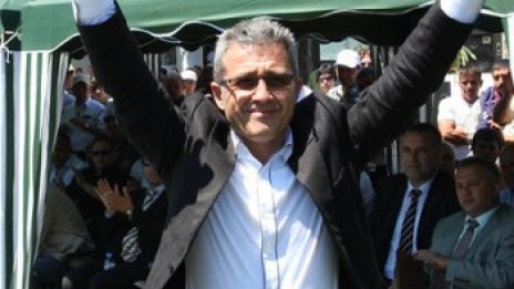 Йордан Цонев видя кризата за още 4 години