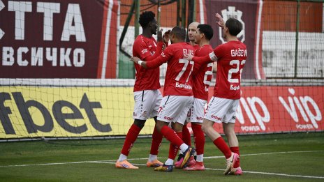 ЦСКА победи 3:0 Берое, съдията не видя дузпа срещу "червените&ldquo;