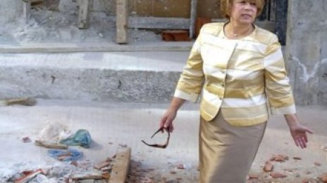 Масларова грабна сърпа, досущ жътварка в Странско