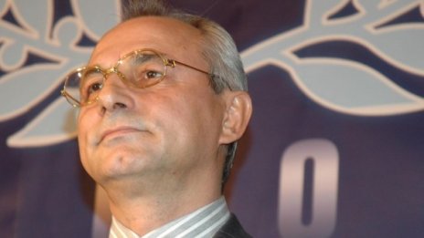 Властта е в моите ръце, аз разпределям парите в държавата!