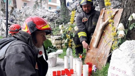 Л`Акуила не се спря, тресе се с 4 по Рихтер