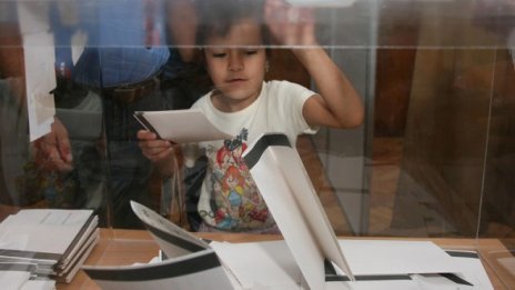 9% избирателна активност към 10 часа, най-слаба е в Пловдив