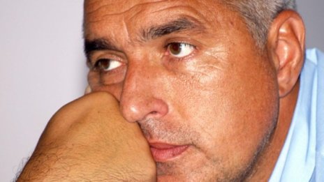 И Бойко пусна бюлетината, и пак захапа БСП и ДПС