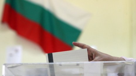Опашки се вият пред секции в Студентския град