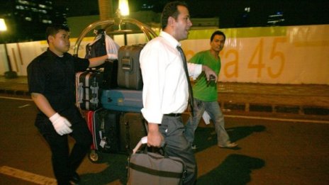 Външно: Не пътувайте през Индонезия