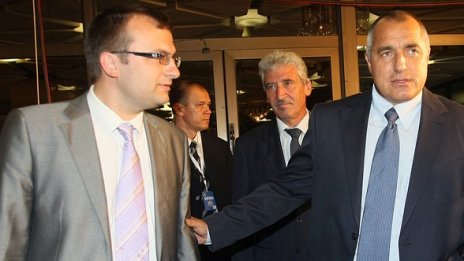 Сините: ГЕРБ е като модно заведение &ndash; винаги атрактивно