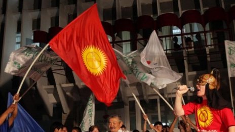 Киргизстан с нов стар президент