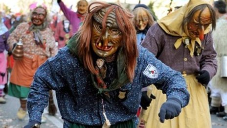 Търси се: Кикотеща се вещица. Заплата &ndash; 50 хил. лири
