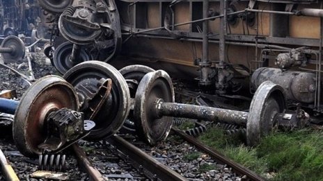 Влак дерайлира в Китай, 4 загинали