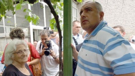 Аз ги вдигам пенсиите ви, не Станишев!