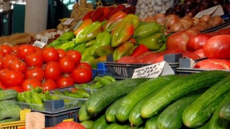 Мобилни митничари спират евтиния зарзават на Кулата