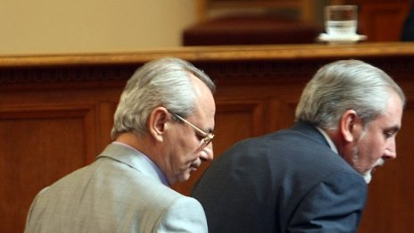 Не търси Доган за работа. Първи по отсъствия в НС