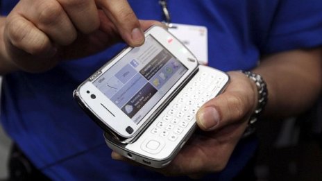 Nokia на път да оборудва телефоните си с Microsoft Office