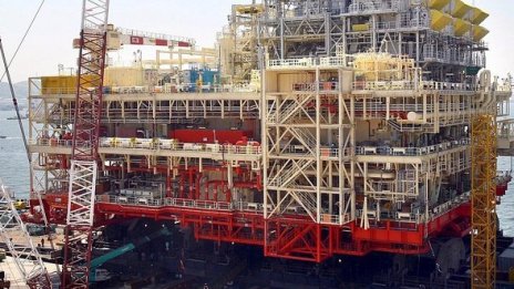 Петролът отново нагоре, гони 74 долара за барел