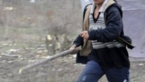 Петима пострадаха при сбиване в Предел махала