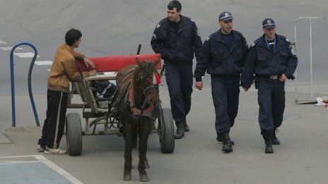 Филмът на Цветанов: полицаите да са ни като роднини