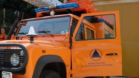 Буркан с бял прах открит до детска градина във Варна
