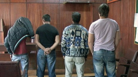 Арест за 4-ма бутнали фалшиви дипломи за средно в КАТ