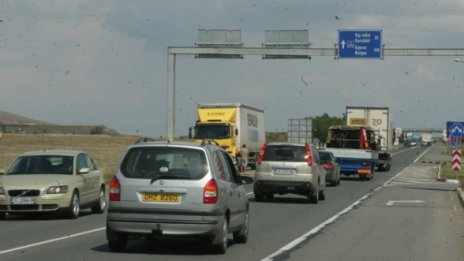 Пътищата в по-голямата част от страната са сухи