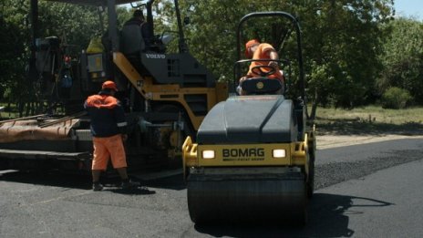Пътищата в по-голямата част от страната са сухи