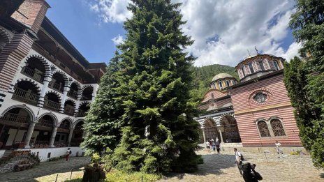 Мекицата край Рилския манастир от 1 лев стана 1 евро, НАП проверява